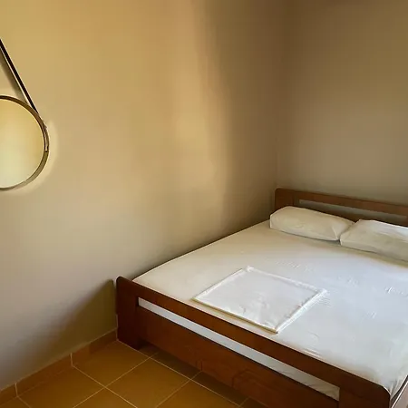 Bleta Rooms