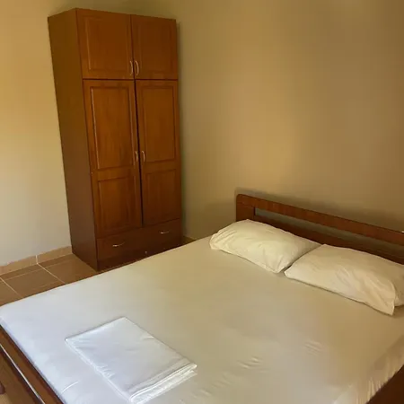 Bleta Rooms Guest house *