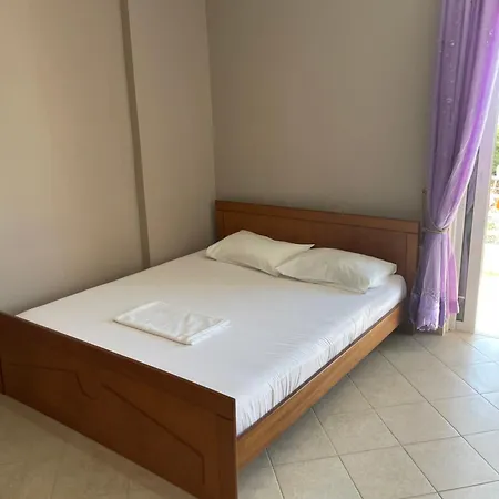 Guest house Bleta Rooms *