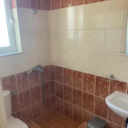 Guest house Bleta Rooms